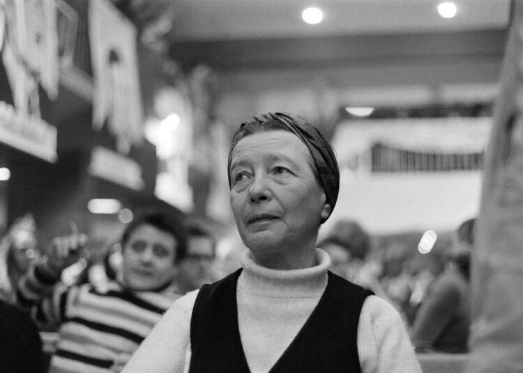 Picture taken on December 13, 1970 shows French writer Simone de Beauvoir. (Photo by Jean MEUNIER / AFP)