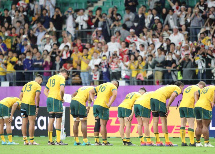 Australia's players are disappointed after losing the Quarter-Finals in the 2019 Rugby World Cup Japan against England at Oita Stadium in Oita, Oita Prefecture, on Oct. 19, 2019. ( The Yomiuri Shimbun ) (Photo by Naoya Masuda / Yomiuri / The Yomiuri Shimbun)