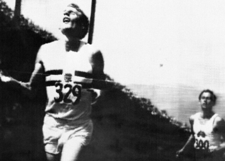 This file photo taken on August 8, 1954 shows British runner Roger Bannister (L) winning the race ahead of Australian competitor John Landy (R) during the British Empire and Commonwealth Games in Vancouver.