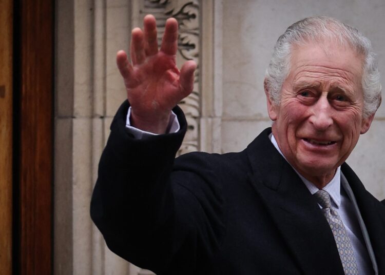 Britain's King Charles III waves as he leaves the London Clinic, in London, on January 29, 2024. - Britain's King Charles III, 75, stayed the London Clinic following prostate surgery on January 26, 2024. (Photo by Adrian DENNIS / AFP)